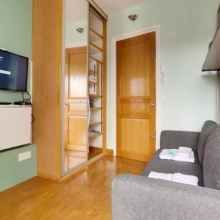 504 Mozart - Superb In Paříž