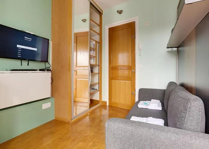 504 Mozart - Superb In パリ